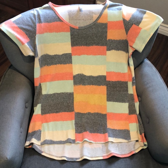 LuLaRoe Tops - Lularoe Classic T. Size L.